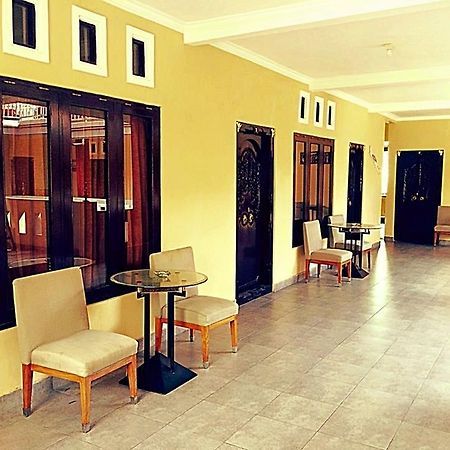 Hotel Sentral Pabean Buleleng Esterno foto