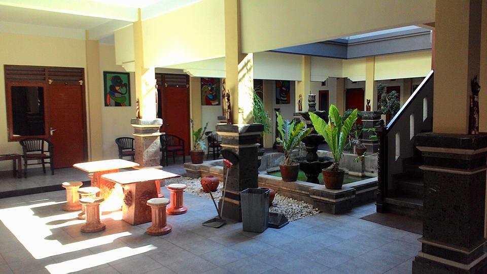 Hotel Sentral Pabean Buleleng Esterno foto