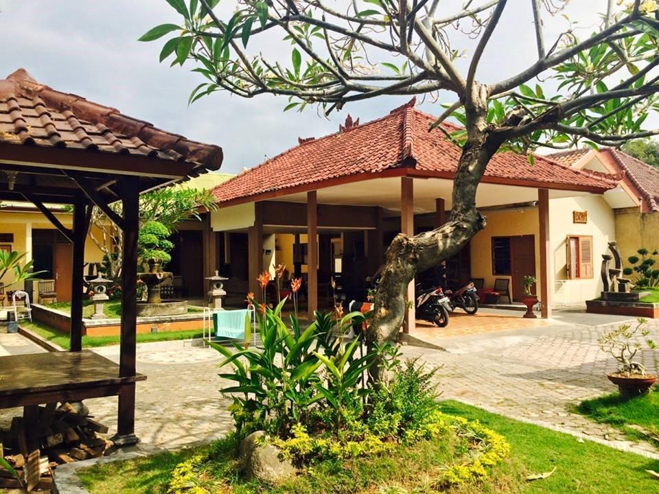 Hotel Sentral Pabean Buleleng Esterno foto
