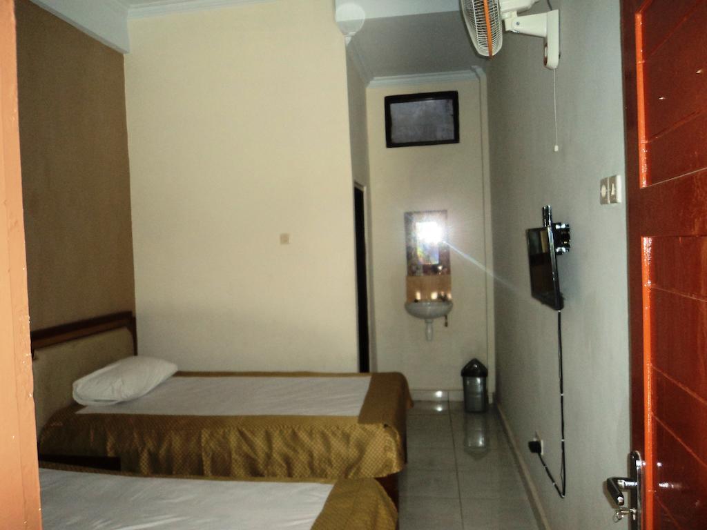Hotel Sentral Pabean Buleleng Camera foto