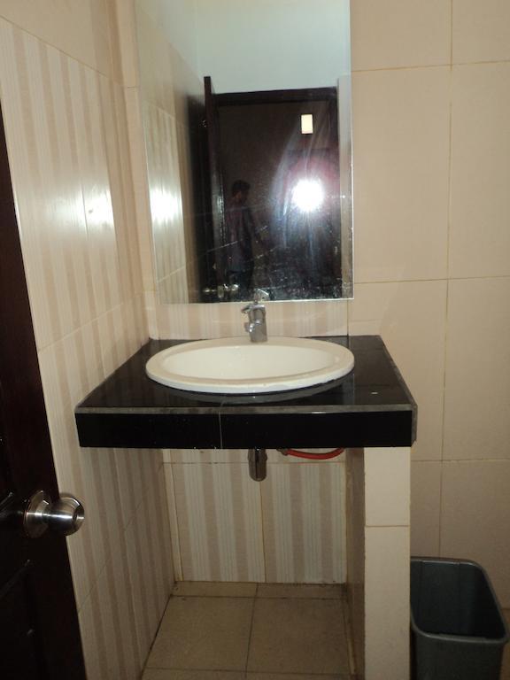 Hotel Sentral Pabean Buleleng Camera foto