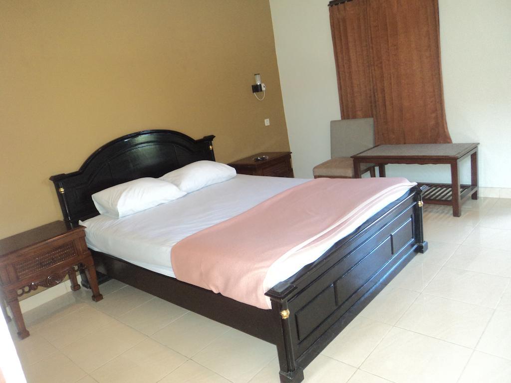 Hotel Sentral Pabean Buleleng Esterno foto